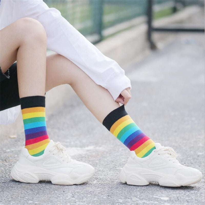 2020 Cotone Elasticità Sudore Calzini Alti delle Donne di Colore Della Caramella Calzini Arcobaleno A Righe Sportivo Meias Casual Streetwear Calzini Harajuku