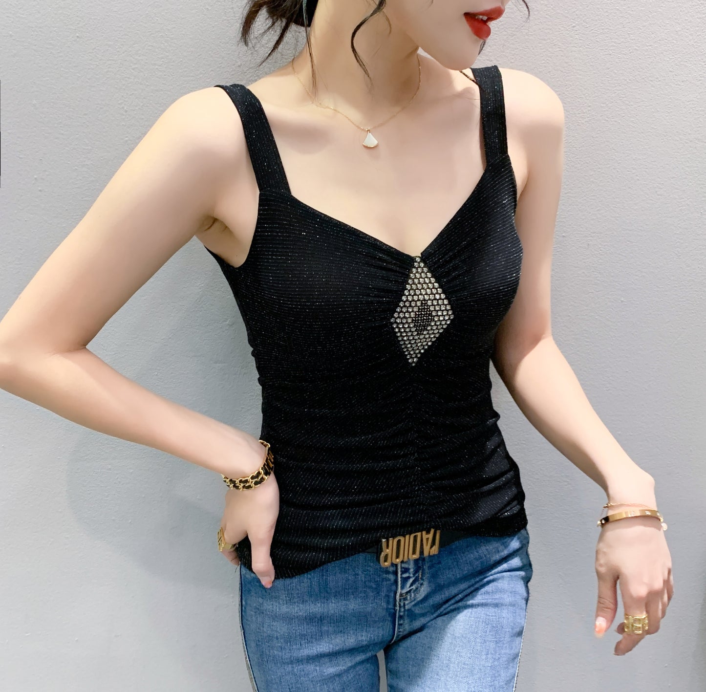 Prodotti New 2023 Summer V-Neck Women # 39; s Vest Fashion Sexy Hot Diamond Maglia Top in maglia