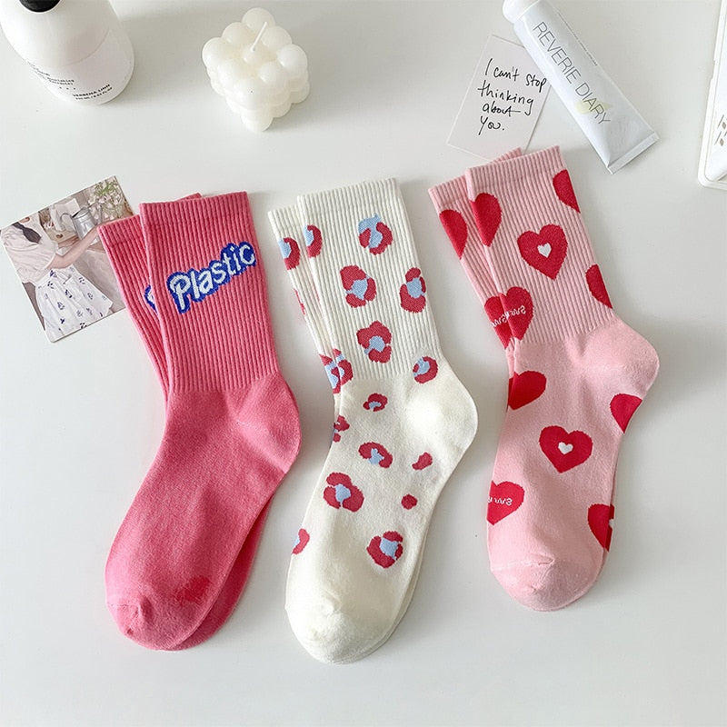 Prodotti New Heart Strawberry Sweet Love Girl Calzini Calzini a tubo medio da donna Calzini casual in cotone rosa con frutta adorabile